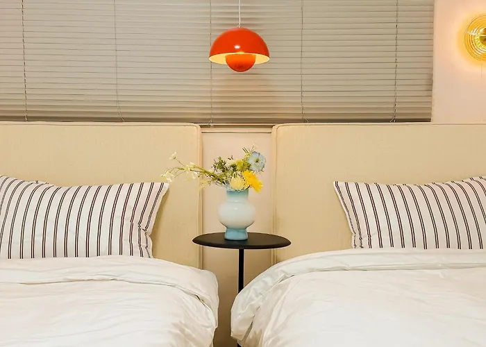 1-minute Mangwon Station,hongik Univ Station, For 5, Mangwon Market, Family-friendly