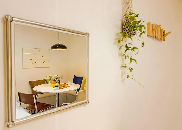 1-minute Mangwon Station,hongik Univ Station, For 5, Mangwon Market, Family-friendly Seoel