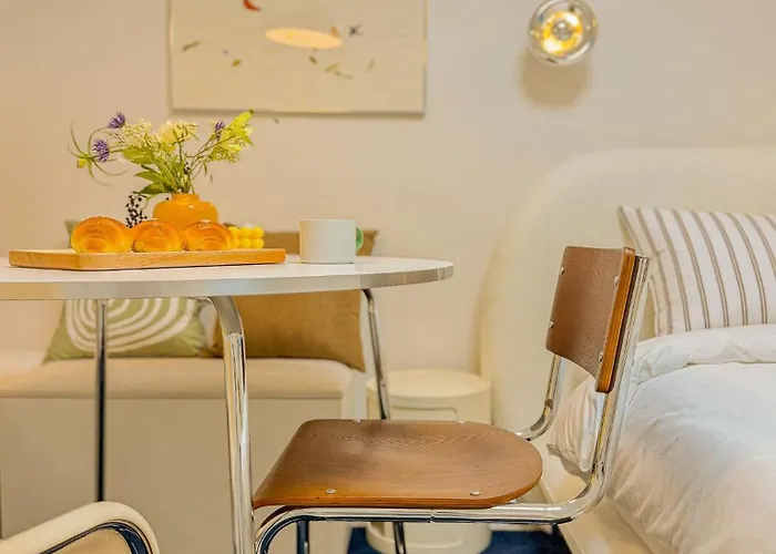 1-minute Mangwon Station,hongik Univ Station, For 5, Mangwon Market, Family-friendly * Seoel