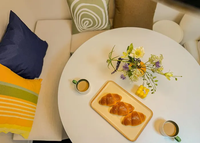 1-minute Mangwon Station,hongik Univ Station, For 5, Mangwon Market, Family-friendly