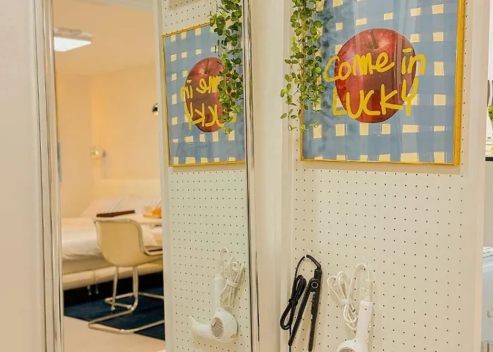 1-minute Mangwon Station,hongik Univ Station, For 5, Mangwon Market, Family-friendly * Seoel