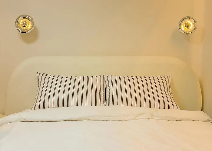 1-minute Mangwon Station,hongik Univ Station, For 5, Mangwon Market, Family-friendly * Seoel