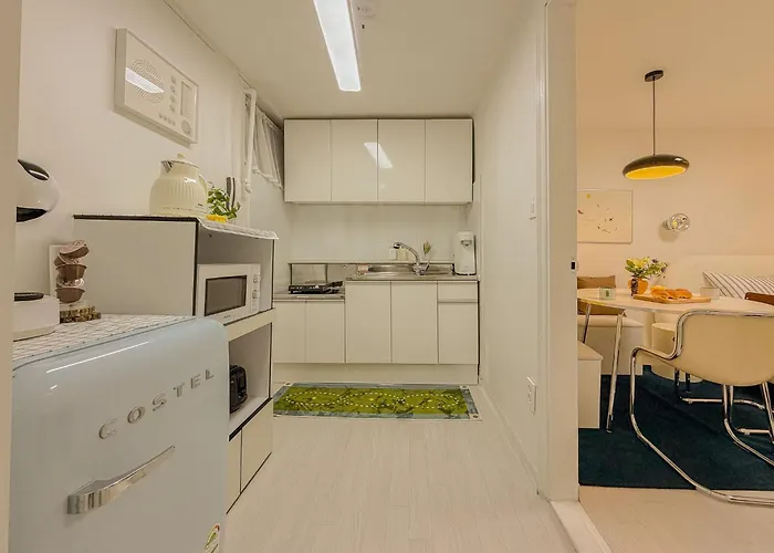 1-minute Mangwon Station,hongik Univ Station, For 5, Mangwon Market, Family-friendly *